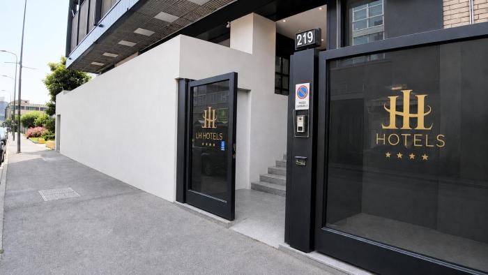 Lh HOTELS