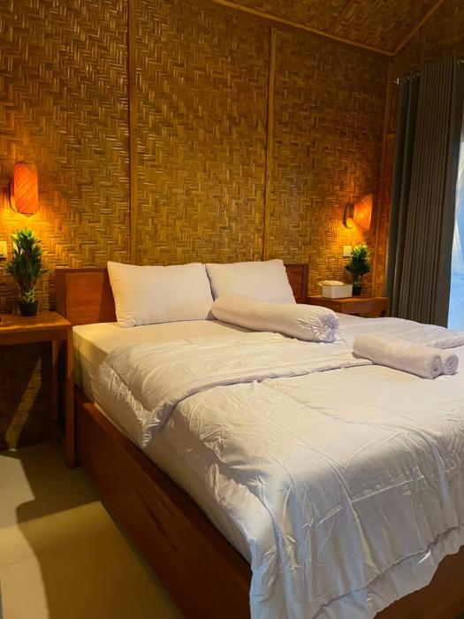 Flower Lodge Tetebatu