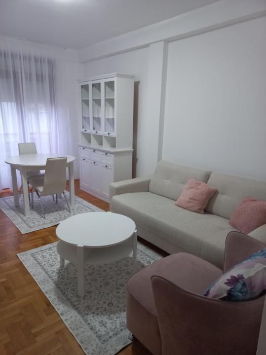 Irena Veliki park, 43m2, centar Kragujevca