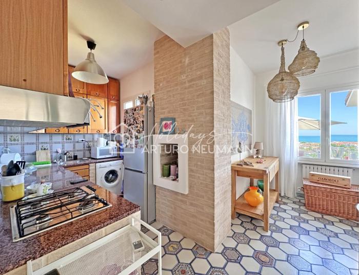 245 - Strepitoso appartamento trilocale al primo piano CON BELLISSIMA VISTA MARE - SPIAGGIA INCLUSA AL WHITE BEACH CLUB