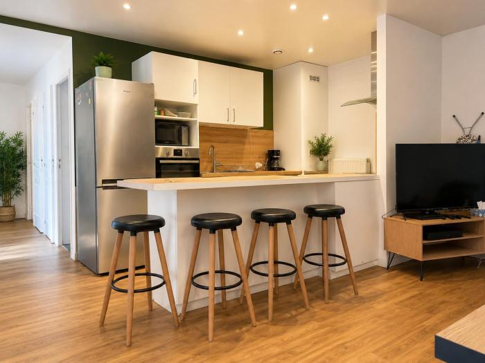 appartement chaleureux tout equipe a deux pas du centre d angers - 8-10 pers