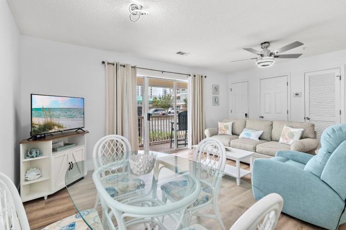 St Martin Beachwalk 314
