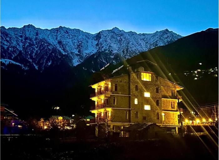 Manali Outdoor Retreat by Yatraverse