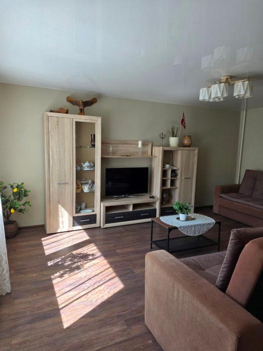Cozy Apartment for 6 with Piano & Self Check-in