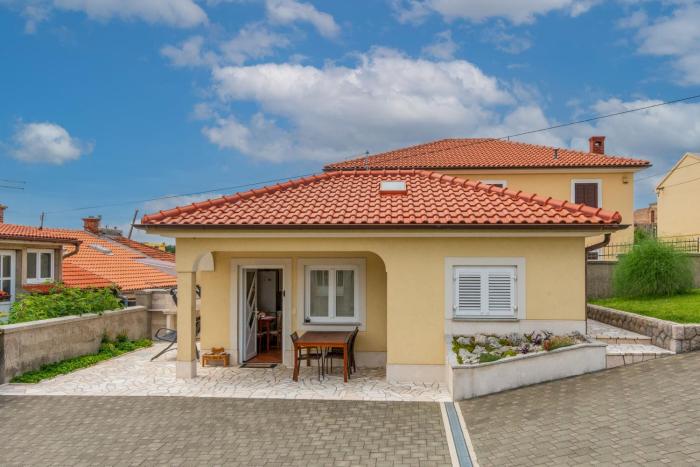 House Holiday Home Zoe
