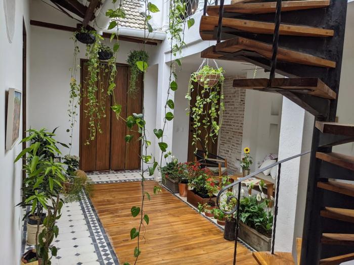 Walled City 2-bedroom 2-bath Apartment with Patio