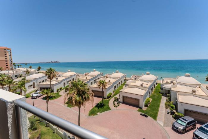 Las Palmas Resort