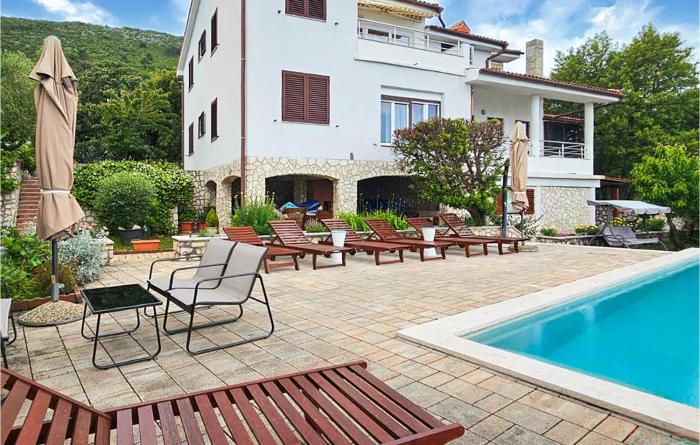 Apartment Ravni V