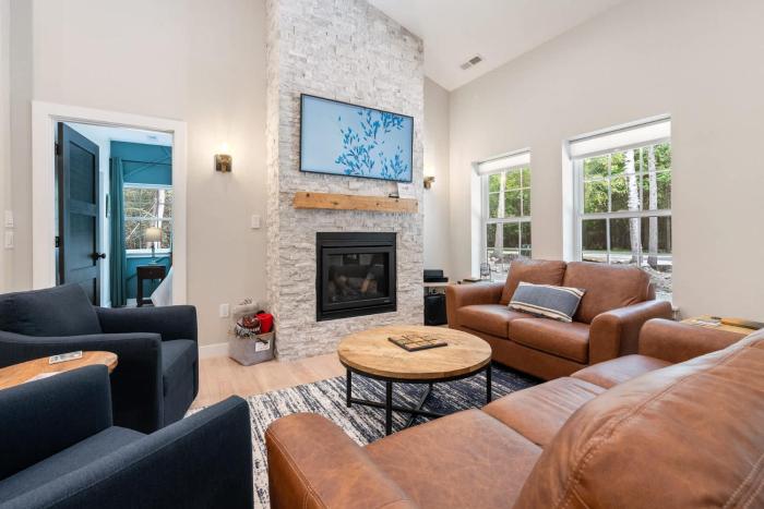 Relax at Newly Constructed home in Egg Harbor