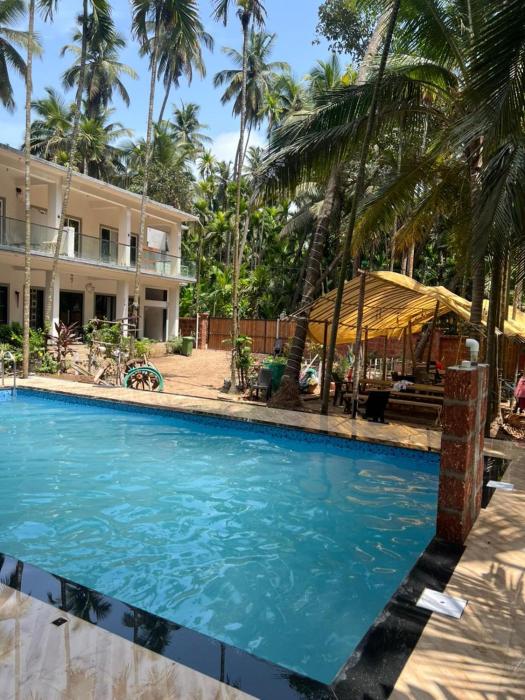 Holiday sands resort - stay by the beach