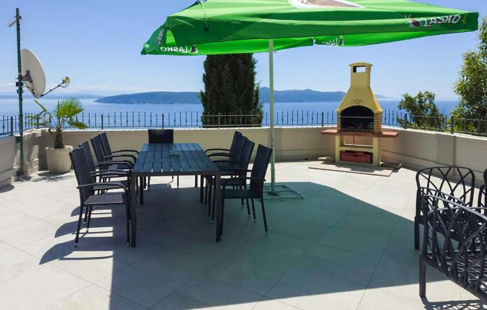 Stunning Apartment In Moscenicka Draga