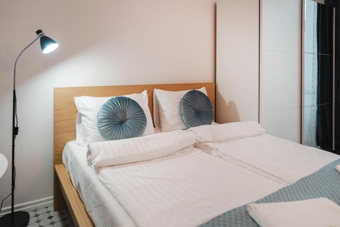 B68 Apartment 19