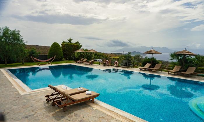 Villa Marini Aegina - Panoramic Sea Views, Pool side retreats & privacy