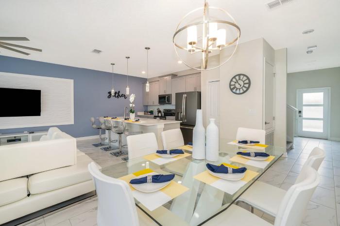 8947AR TOWNHOUSE