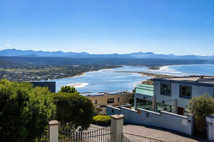 Baycrest Villa - Luxury Coastal Stay