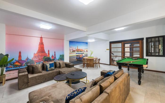 6BR Rooftop Villa near NANA BTS NANA Plaza Benjakitti Park 10 king beds
