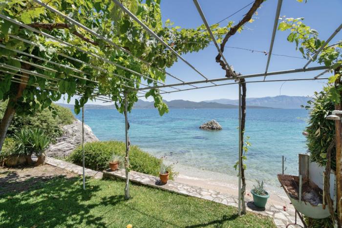 Secret beach apartments
