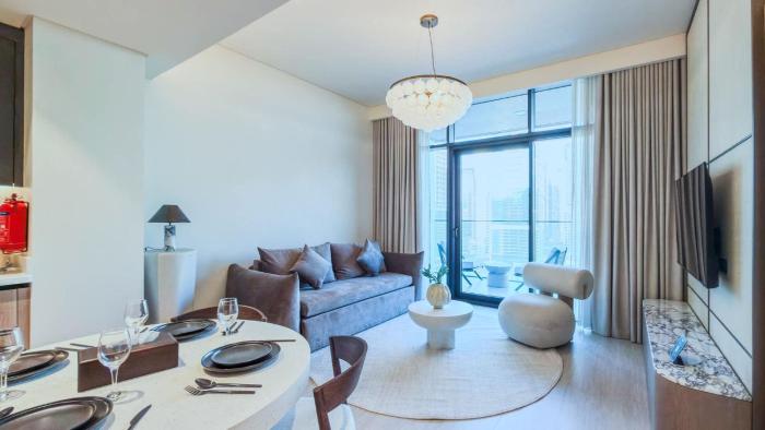 TRPS - Marina Living, Dubai Marina - Premium Home, Designer Interiors, Near by JBR