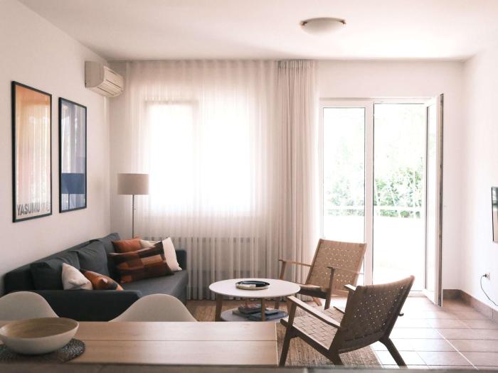 Kotoro Apartment, Sea View, 60m to Beach, Free Parking