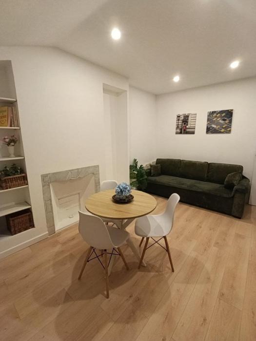 An apartment in the very center of the city for 8 guests Nearby are a tram stop and train station