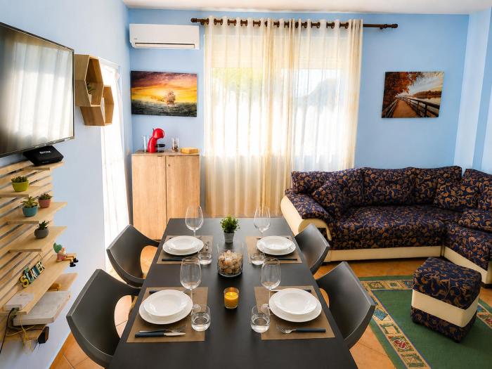 Cozy Family Apartment Near the Beach Golem