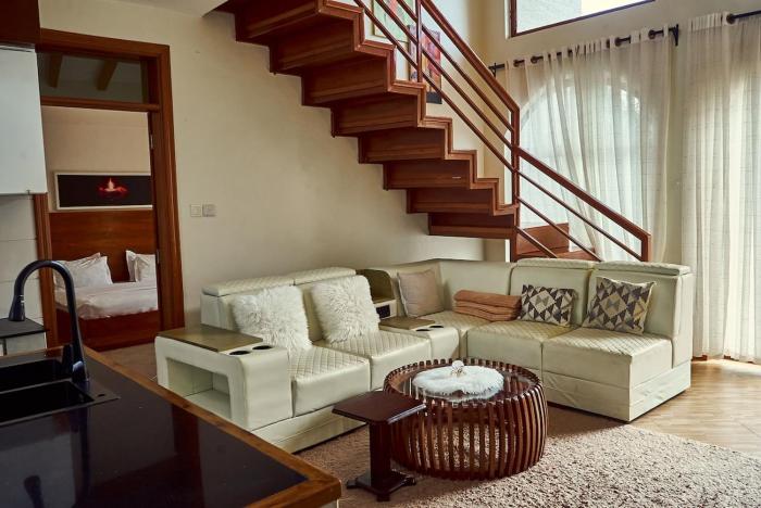 WHITE HOUSE Your Cozy Modern Escape