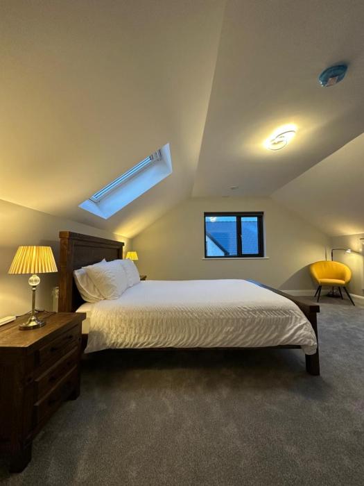 Luxury King Suite and Family room Binghamstown