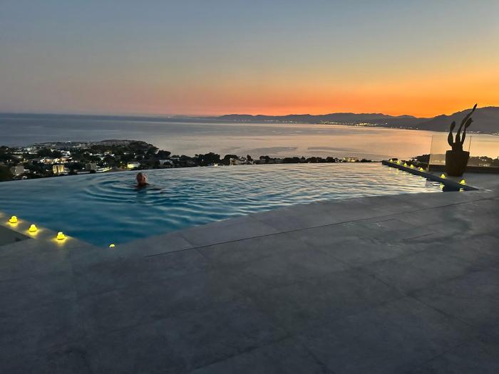 Unique luxury villas with private pools and breathtaking sea views in Lindos area