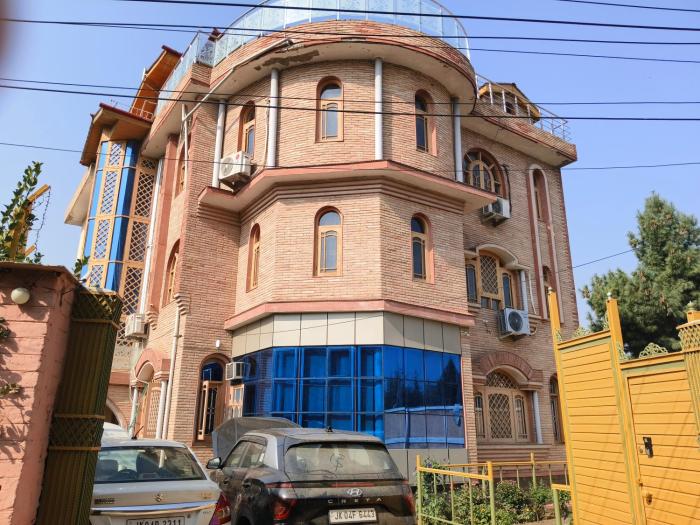Bashaw Residency Top Rated In Srinagar Only 6 Kms from Srinagar International Airport And Only 5 Kms From Srinagar Railway Station