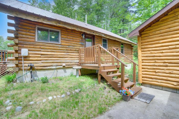 Cozy Manistique Cabin w Deck, Grill & Fire Pit!