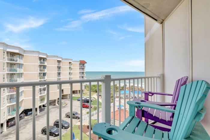 1 Bedroom Overlooking Atlantic Ocean and Swimming Pool