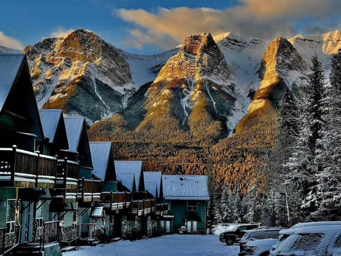 Banff Wood Lodge 2 bed-2 bath Town House