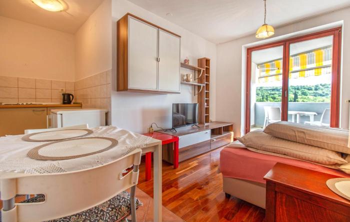Lovely Apartment In Portoroz With House Sea View
