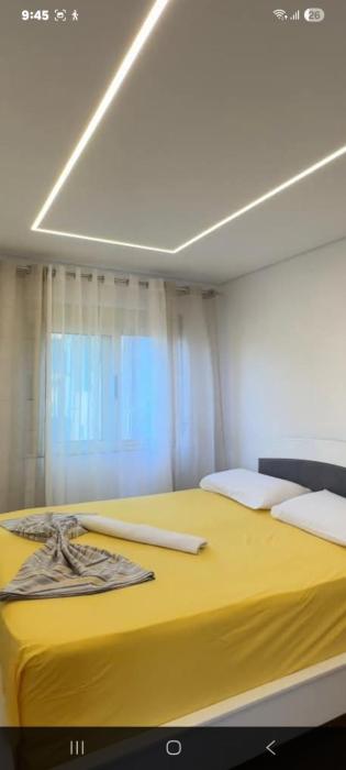 Bela Modern Apartament