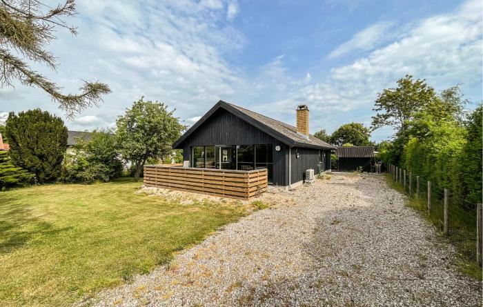 Nice Home In Strøby With Wifi