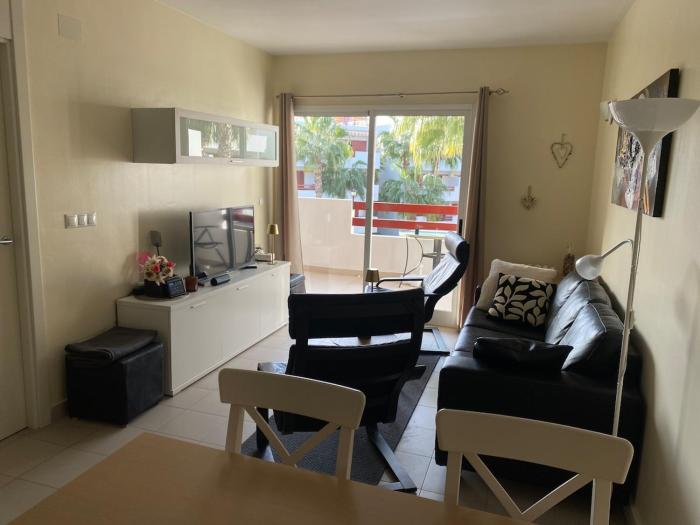 4-person apartment with swimmingpool 1 km from the beach