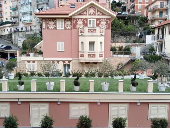 Ezlin Smart Luxury Apartment