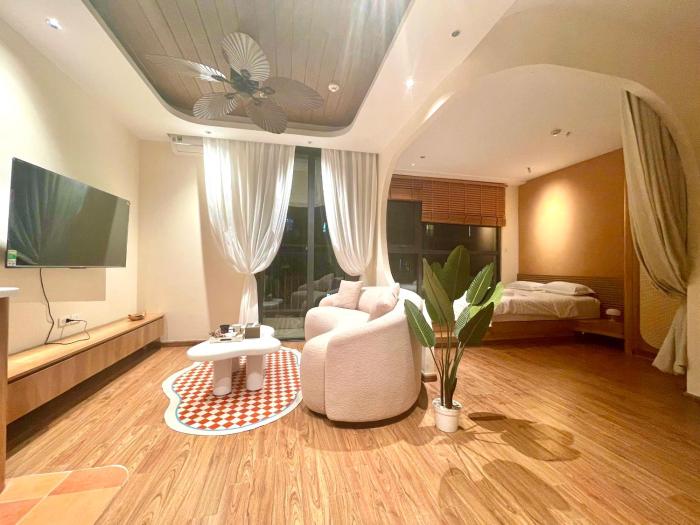 Comfortable Luxury 2-Bedroom Apartment Near National Convention Center Hanoi Vietnam Area