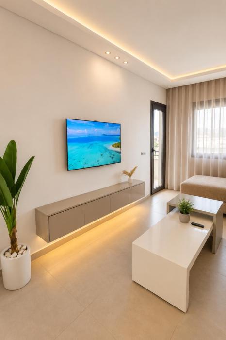 Mediterranean Escape Colina smir solo familias