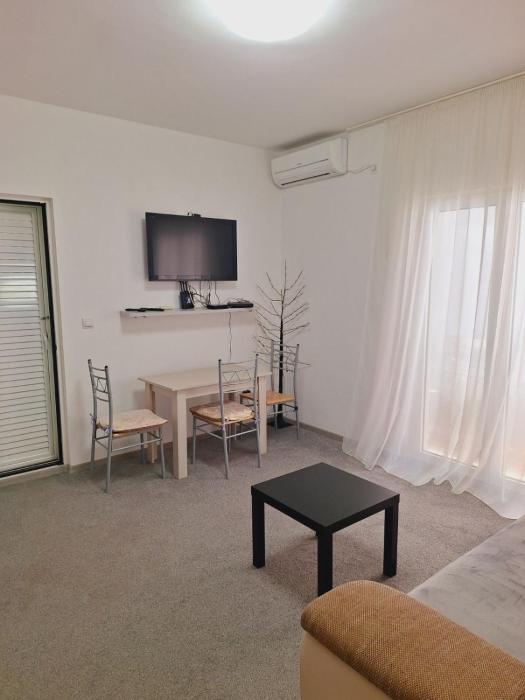 Two-bedroom apartment in the center of Budva