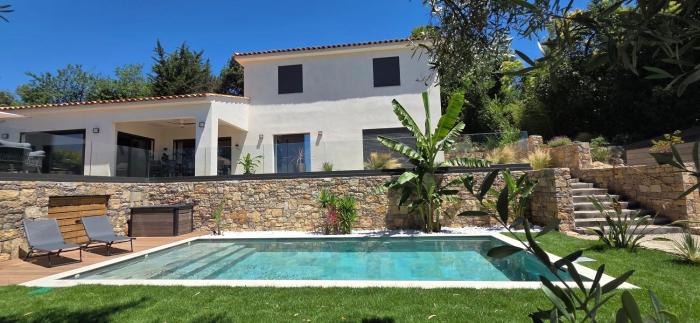 Magnifique Villa contemporaine avec Piscine- Calme et vue exceptionnelle