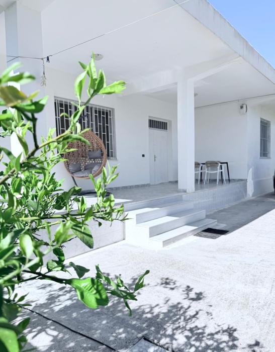 Villa Dora Vlore - Spacious Villa 3 Bedrooms 3 Baths, Private Parking, Beach 10 min
