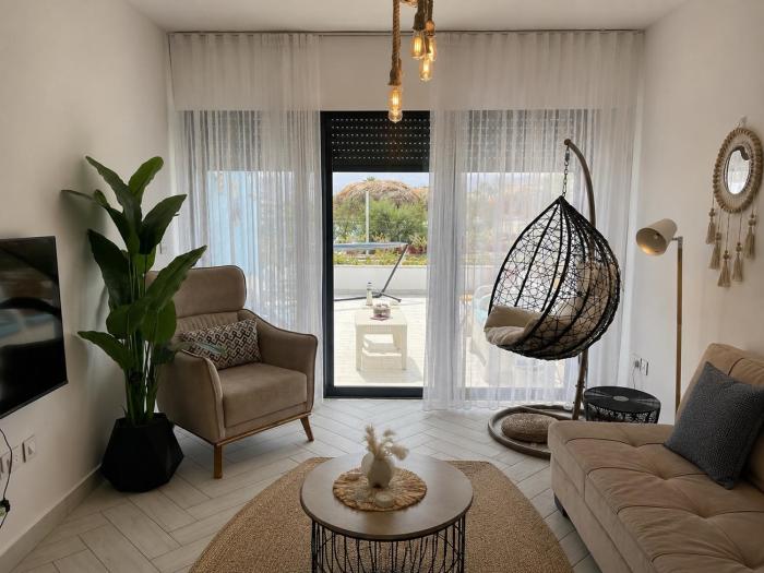 Birwaz #03 Luxury Apartment with Terrace and BBQ