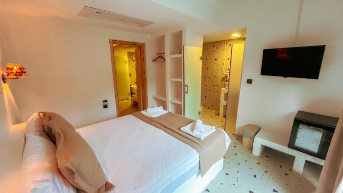 Thanos Hotel