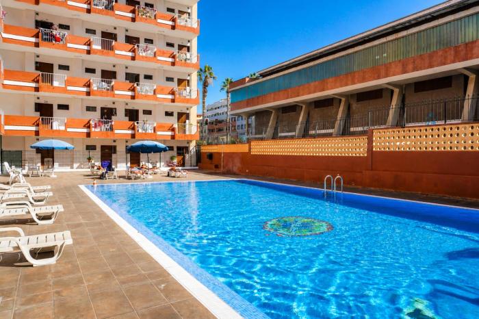 Modern Studio close to the Beach with Pool
