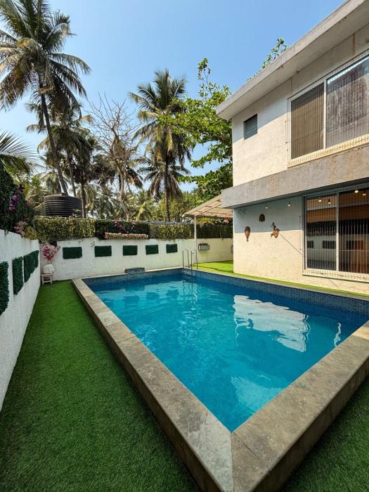 Glasshouse Luxury Villa, 4 Bed Private Pool Gorai