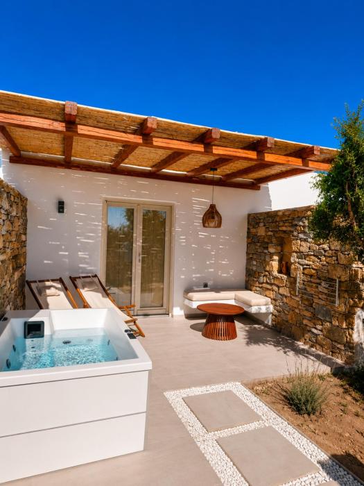 Anastasias Cycladic House with jacuzzi