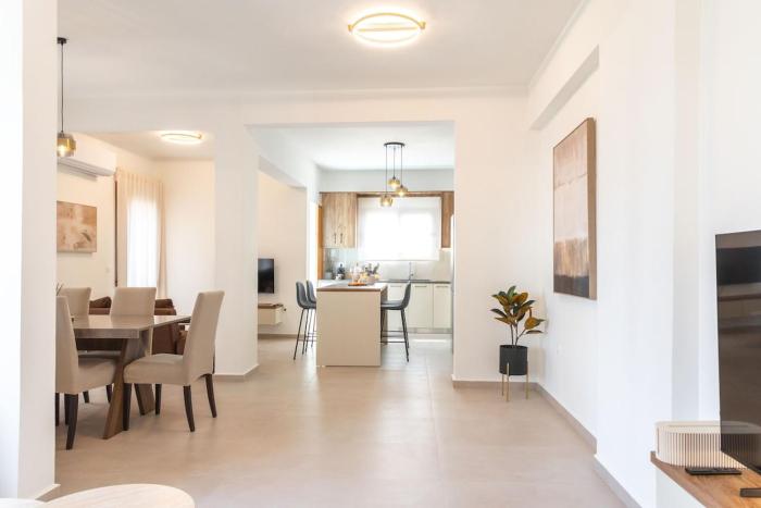 Marikas bright luxury apartment