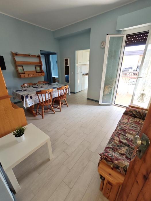 R 39 - Trilocale con ampio terrazzo