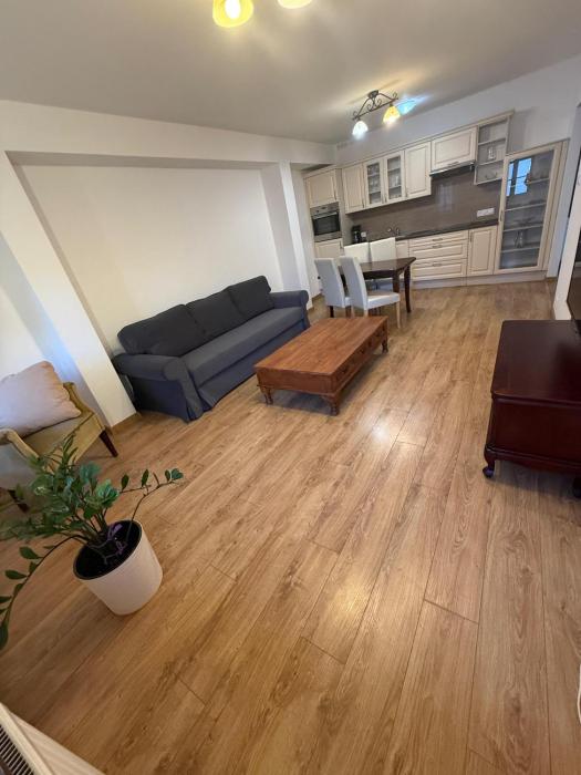 Apartament 8